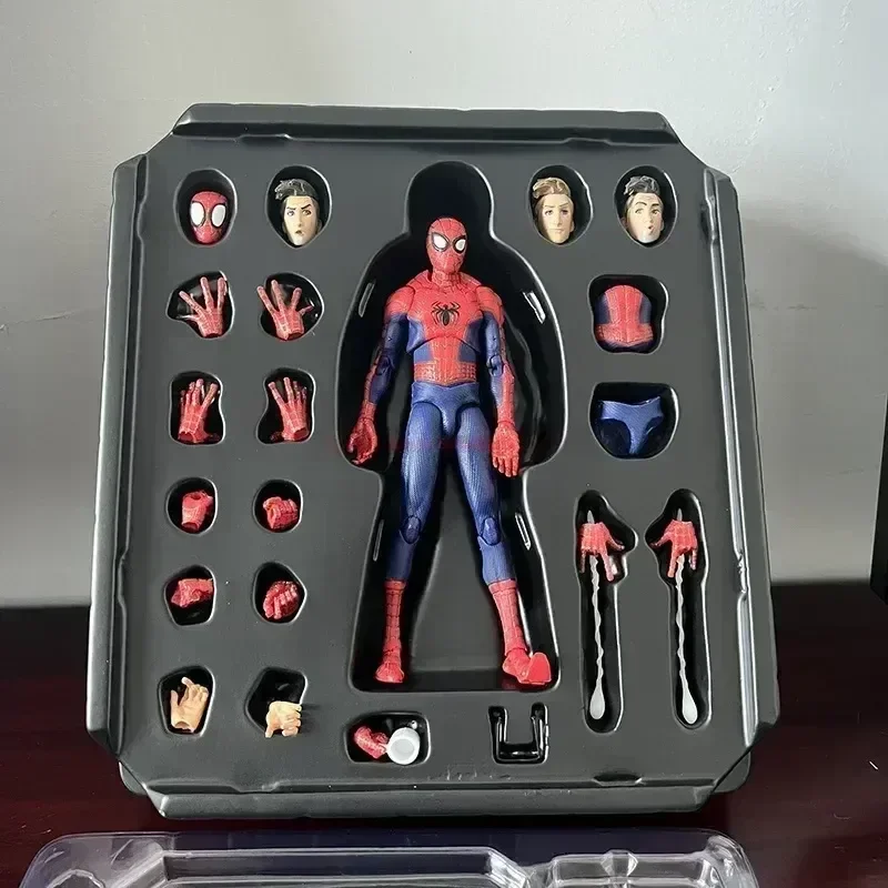 Spiderman Gwen Peter Action Figure - Image 5