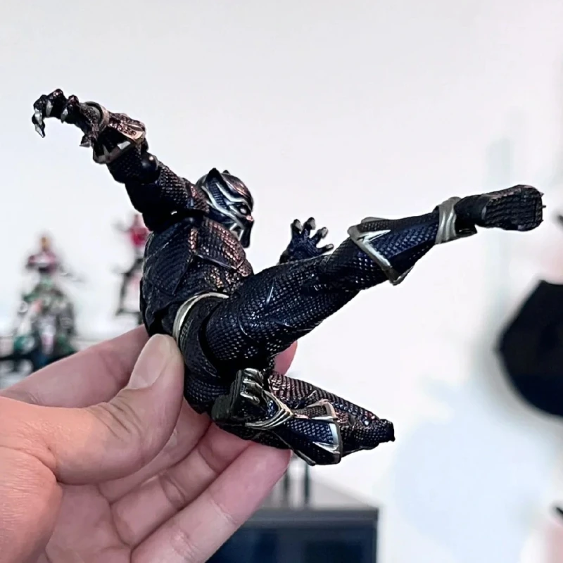 Amazing Yamaguchi Black Panther Action Figure - Image 4