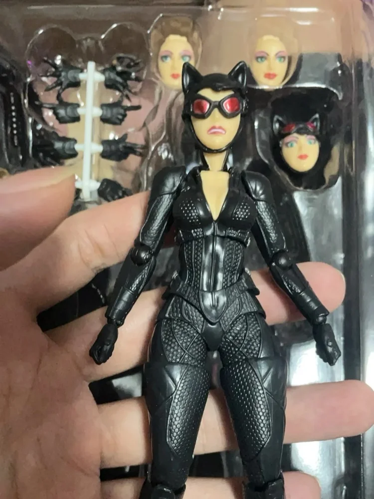 Catwoman Selina Kyle Ko Revoltech Amazing Yamaguchi Action Figure - Image 5